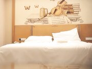 探花精选约炮甜蜜妹子掰开近距离口交