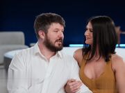 妻子的无能丈夫看着他的淫荡妻子在他面前被陌生鸡巴前后双重插入