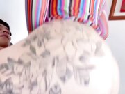 女朋友的狂野经历深喉爆操母狗的骚穴 射精在脸上和逼里