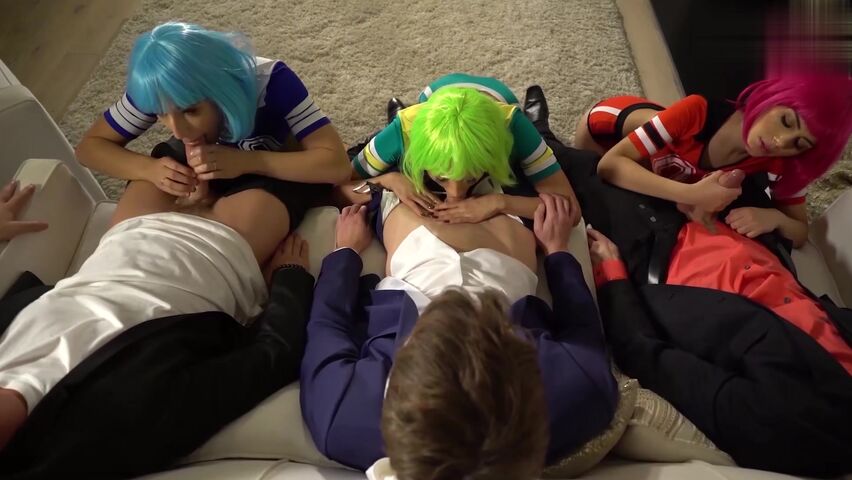 大学家庭派对与三个欲火中烧的骚货狂欢乱交派对