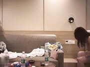 约了两次才约到，妹妹放假的时候才出来兼职，皮肤很白奶子非常软