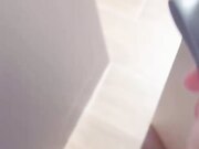 内射亲妹 爸妈在厨房 溜进妹妹房间哄骗她为自己口交做爱 她怕爸妈发现不敢叫