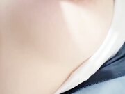 内射亲妹 爸妈在厨房 溜进妹妹房间哄骗她为自己口交做爱 她怕爸妈发现不敢叫