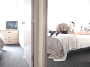 趁室友洗澡把她男朋友借来填满我的小穴