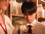 每天在电车角落看书的清纯美女姐姐1