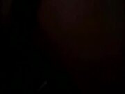 带着胆小怕事的妹妹第一次去酒吧，酒吧结束到楼下车库把妹妹脱光强行插入