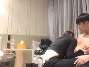 瑜伽老师的身材就是不一样 上位骑乘翘起屁股后入操的妹子呻吟娇喘连连