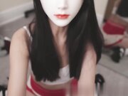 小女友给我手交手法很娴熟最后射在美背上