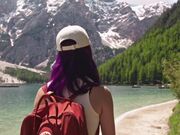 在山谷游玩时邂逅大鸡巴 我的两张嘴吃下了他的全部精液