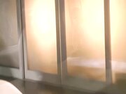 骚货在这两个大鸡巴拉扯期间一直停不下来