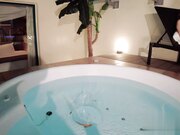 双马尾骚货女友的惊喜，今日可以让我的大鸡巴全部射出来哦