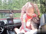 极品樱花妹蜜桃臀女神豪华跑车树林里从车内干到车外