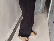 看着小姨子各式各样的内裤 我情不自禁的硬了 于是我找了个机会把她给干了