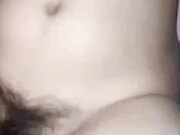 真实勾搭有夫之妇女同事 车上内射完回家再给老公操