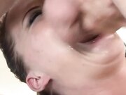 调皮的女孩被两个男人狠狠操了粉嫩的骚穴