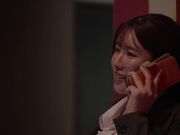 没想到与那个总是盯着我胸的闷骚下属出差竟同住一房1