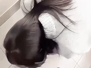 在校大学生体验优衣库啪啪 大屁股美臀被操得啪啪响 真是太刺激了