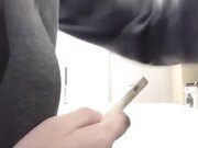 深夜约操极品酒窝萝莉妹子把套摘了摁着内射