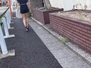 在校园里 我们是一个教授和一个大学生 但在教授的私人房间里3