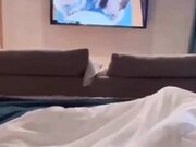 强奸爱健身的少妇邻居 戴着跳蛋逛商场女仆装酒店精液射了一脸