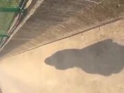 勾搭建筑工地00后小伙 小伙经不住诱惑 一激动射逼里了