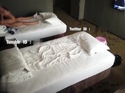 推特绿帽大神YQ未流出劲作 老婆开着门勾引洗浴按摩师啪啪