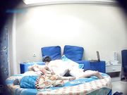 美女主动出击坐在大鸡鸡上面自己动