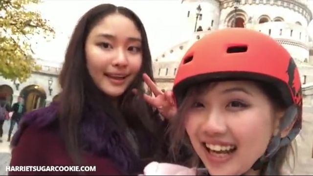 华裔姐妹花给洋干爹锥形包皮鸡巴草