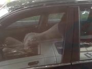 一对男女脱光光在马路边车震