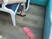 母校勾搭 真实校园里接下课学妹翻墙去开房