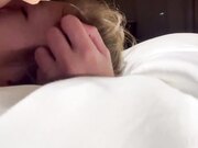 酒吧搭讪认识的00后嫩妹 喝了两杯就被带回家猛操