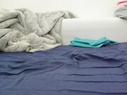 大力出奇迹 硬生生的插入4岁女儿的嫩穴 鬼父无情 不顾女儿死活