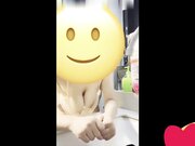 厨房后入小妈 逼水流了一地 最后忍不住内射 太刺激了