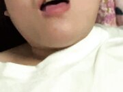 半夜起床尿尿的儿子 偷看性感睡着的亲妈 趁着老爸外出喝酒未归