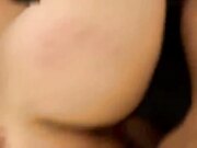 熟女少妇乱伦禽兽外甥抓住舅妈的头发 疯狂打桩暴力抽插
