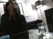 90后嫩逼学妹化妆间被猥琐流氓口爆颜射