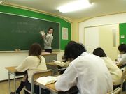 男学霸校医务室舔了女医生的逼 扒了猛干