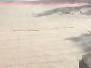 街拍射在美女黑丝袜上 真刺激