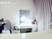 偷拍朋友的老婆穿着情趣黑丝挑逗老公 没两分钟就胶枪了