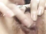 小骚货在家自拍自慰 淫水太多湿了一地