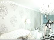 粉嫩蝴蝶逼妹子家中情趣自摸 骚逼粉嫩得不敢相信