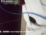 和亲妹妹一块洗澡 顺便给我舔舔鸡巴放放水