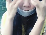 阳光明媚的一天 无毛粉木耳主播跑到户外用瓶子自慰 这妹子什么都敢玩