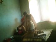 大爷双飞两个村妓这把年纪动作还硬