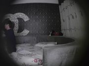 对白精彩主题钟点房屌丝小伙找了个颜值奶子都不错的年轻小姐泄泄火边搞边唠嗑肏的很猛把妹纸干的娇喘呻吟不止