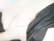 为了礼物太拼了年轻主播不挑食户外与两个很饥渴的大叔玩3P大叔很着急要插啊不停说快点快点对白非常精彩