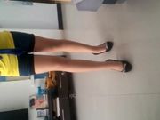 对白淫荡刺激的干儿子操性感肉丝干妈