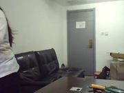 秃头大肚子厂长办公室沙发放倒当床与厂里的熟女会计啪啪啪玩的挺激情啊方言对白