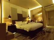 酒店约炮爆乳蜂腰美臀狂野迪厅女神DJ 黑丝超模身材露脸出镜