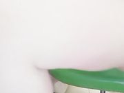 美少妇磨人的小妖精坐在椅子上用黄瓜插穴大秀 听声音 水好多 插的骚穴水哗啦啦响